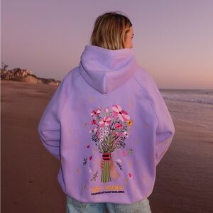 Dandy Worldwide “Gift Giving” Oversized Hoodie Lavender Size Small